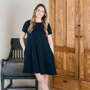 Blondie Riverbend Tunic Short Sleeve
Dress In Navy